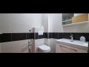 Apartmaji Real - 10 m from sea : A7(2+2), A8(2+2) Medulin - Istra  - Apartma - A7(2+2): kopalnica s straniščem