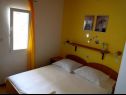 Apartmaji in sobe Ivo - 20m from the sea: A1(2), A2(2), A3(2+2), A4(2+2) Račišće - Otok Korčula  - Apartma - A1(2): spalnica