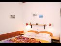 Apartmaji in sobe Ivo - 20m from the sea: A1(2), A2(2), A3(2+2), A4(2+2) Račišće - Otok Korčula  - Apartma - A2(2): spalnica
