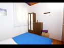 Apartmaji in sobe Ivo - 20m from the sea: A1(2), A2(2), A3(2+2), A4(2+2) Račišće - Otok Korčula  - Apartma - A3(2+2): spalnica