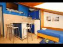 Apartmaji in sobe Ivo - 20m from the sea: A1(2), A2(2), A3(2+2), A4(2+2) Račišće - Otok Korčula  - Apartma - A3(2+2): kuhinja in jedilnica