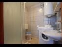 Apartmaji Jozefina - barbecue: A1(4+1), A2(3+1) Malinska - Otok Krk  - Apartma - A2(3+1): kopalnica s straniščem