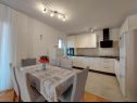 Apartmaji Fab - spacious terrace: A1(5+1) Punat - Otok Krk  - Apartma - A1(5+1): kuhinja in jedilnica