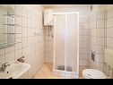 Apartmaji Polo A1 (4+2) Vrbnik - Otok Krk  - Apartma - A1 (4+2): kopalnica s straniščem