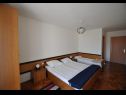 Apartmaji Pava SA1 (2), SA2 (2) Vrbnik - Otok Krk  - Studio apartma - SA2 (2): spalnica