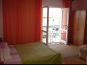 Apartmaji Eddie - 80m from the sea A1(4+2), A2(2+1) Baška Voda - Riviera Makarska  - Apartma - A1(4+2): spalnica