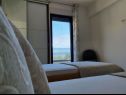 Apartmaji Villa Esse - heated pool & seaview: A1(2+2), A2(4+2), A3(2+2), A4(4+2), A5(2+2) Baška Voda - Riviera Makarska  - Apartma - A2(4+2): spalnica