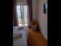 Apartmaji Josip - 150 m from beach with free parking A1(3), A2(5), A3(2+2) Baška Voda - Riviera Makarska  - Apartma - A2(5): spalnica
