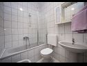 Apartmaji Robert - sea view : A1(4+1), A2(4+2) Brela - Riviera Makarska  - Apartma - A2(4+2): kopalnica s straniščem