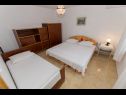Apartmaji Miljko - 80 m from beach: A1(6), SA2(2), A10(4+1), A11(2+2) Brela - Riviera Makarska  - Apartma - A1(6): spalnica