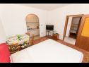 Apartmaji Miljko - 80 m from beach: A1(6), SA2(2), A10(4+1), A11(2+2) Brela - Riviera Makarska  - Apartma - A11(2+2): dnevna soba