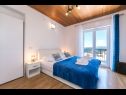 Apartmaji Robert - sea view : A1(4+1), A2(4+2) Brela - Riviera Makarska  - Apartma - A1(4+1): spalnica