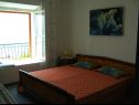 Apartmaji Inga - right at the beach: A1(2+3) Brist - Riviera Makarska  - Apartma - A1(2+3): spalnica