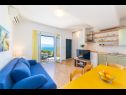 Apartmaji Horizont - 150 m from pebble beach: A1-Filip(4+2), A2-Mario(4+2) Brist - Riviera Makarska  - Apartma - A1-Filip(4+2): dnevna soba