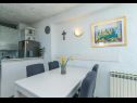 Apartmaji Jure - terrace with amazing sea view: A1 Leona (6+2), A2 Ivano (6+2) Brist - Riviera Makarska  - Apartma - A1 Leona (6+2): kuhinja in jedilnica