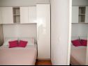 Apartmaji Ivi - 100 m from pebble beach: A1(2+2), A2(2+2), A3(2+2), A4(4+4), A5(2+2) Drašnice - Riviera Makarska  - Apartma - A5(2+2): spalnica