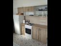 Apartmaji Graci - 20 m from pebble beach: A1(4) Gradac - Riviera Makarska  - Apartma - A1(4): kuhinja