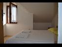 Apartmaji Jozo - 150 m from pebble beach: A1(2), A2(2), A3(2), A4(4), A5(4) Gradac - Riviera Makarska  - Apartma - A4(4): spalnica