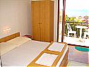 Apartmaji Jozo - 150 m from pebble beach: A1(2), A2(2), A3(2), A4(4), A5(4) Gradac - Riviera Makarska  - spalnica