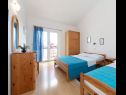 Apartmaji Blue - 100 m from beach: A1(3+1) Igrane - Riviera Makarska  - Apartma - A1(3+1): spalnica