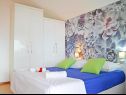 Apartmaji Jadro - 250 m from beach A1(4), A2Gornji(2+1), A3Srednji(2+1), A4Prizemlje(2) Makarska - Riviera Makarska  - Apartma - A1(4): spalnica