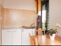 Apartmaji Srzi 1 - 200 m from sea: A4(2+2), A5(4) Makarska - Riviera Makarska  - Apartma - A4(2+2): kuhinja in jedilnica