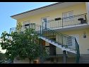 Apartmaji Zrine - comfortable with a balcony: A1(2+2) Makarska - Riviera Makarska  - hiša