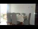 Apartmaji Fila - large & close to the beach: A1(5) Makarska - Riviera Makarska  - Apartma - A1(5): jedilnica
