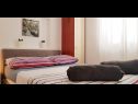 Apartmaji Mila - 2 bedrooms and free parking: A4(4), A5(5) Makarska - Riviera Makarska  - Apartma - A4(4): spalnica