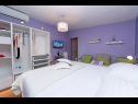 Apartmaji Palmina - comfort apartment: A1 veliki (6),  A2 žuti (4+1), A3 lila (2), SA4 bijeli (2) Makarska - Riviera Makarska  - Studio apartma - SA4 bijeli (2): spalnica