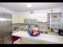 Apartmaji Rose - comfy deluxe : A1(4) Makarska - Riviera Makarska  - Apartma - A1(4): kuhinja
