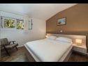 Apartmaji Dolo - in centre: A1(5), A2(5) Makarska - Riviera Makarska  - Apartma - A1(5): spalnica