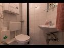 Apartmaji Josi - great view: A1(4+2) Makarska - Riviera Makarska  - Apartma - A1(4+2): kopalnica s straniščem