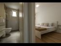 Apartmaji Mario - with terace: A1(2+2), A2(4), A3(2+2) Makarska - Riviera Makarska  - Apartma - A1(2+2): spalnica