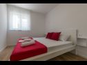 Apartmaji Mario - with terace: A1(2+2), A2(4), A3(2+2) Makarska - Riviera Makarska  - Apartma - A3(2+2): spalnica