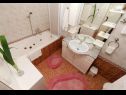 Apartmaji Angel - nice garden: A1(4), SA(2) Makarska - Riviera Makarska  - Apartma - A1(4): kopalnica s straniščem