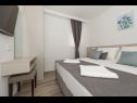 Apartmaji Mari - 40m from the beach: A1(4+2) , A2(2+2), A3(2+2), A4(2+2), A5(2+2), A6(4+2) Makarska - Riviera Makarska  - Apartma - A2(2+2): spalnica