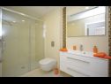 Apartmaji Luxury - heated pool, sauna and gym: A1(2), A2(2), A3(4), A4(2), A5(4), A6(2) Makarska - Riviera Makarska  - Apartma - A3(4): kopalnica s straniščem