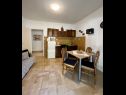 Apartmaji Bogomir - 80 m from beach: A1(4+1) Podgora - Riviera Makarska  - Apartma - A1(4+1): kuhinja in jedilnica