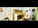 Apartmaji Bogomir - 80 m from beach: A1(4+1) Podgora - Riviera Makarska  - Apartma - A1(4+1): kuhinja in jedilnica
