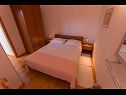 Apartmaji Cobra - excellent location: A1(2+2), SA2(2+1), A4(4+2) Tučepi - Riviera Makarska  - Apartma - A4(4+2): spalnica