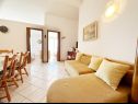 Apartmaji Tomo - 10 m from beach: A1(2+2), SA2(2) Zaostrog - Riviera Makarska  - Apartma - A1(2+2): dnevna soba