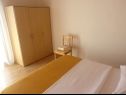 Apartmaji Drago - 50 m from sea: A2(2+2) Betina - Otok Murter  - Apartma - A2(2+2): spalnica
