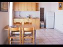 Apartmaji Marija - 30m from the beach: A1(4+1), A2(4+1), A4(2+1) Murter - Otok Murter  - Apartma - A4(2+1): kuhinja in jedilnica