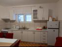 Apartmaji Bila - 15m from the sea: A1(6) Tisno - Otok Murter  - Apartma - A1(6): kuhinja in jedilnica