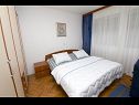 Apartmaji Jerko - 200 m from beach: A1(3+2) Omiš - Riviera Omiš  - Apartma - A1(3+2): spalnica