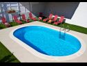 Hiša za počitnice Miho - with pool : H(12+4) Omiš - Riviera Omiš  - Hrvaška  - bazen
