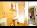 Apartmaji Lile - comfortable 3 bedroom apartment: A1(6+2) Pisak - Riviera Omiš  - Apartma - A1(6+2): kopalnica s straniščem