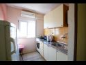Apartmaji Lile - comfortable 3 bedroom apartment: A1(6+2) Pisak - Riviera Omiš  - Apartma - A1(6+2): kuhinja