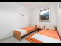 Apartmaji Cathy - 50m from the beach: A1(4+1), A2(4+1), A3(4+1), A4(4+1) Mandre - Otok Pag  - Apartma - A2(4+1): spalnica